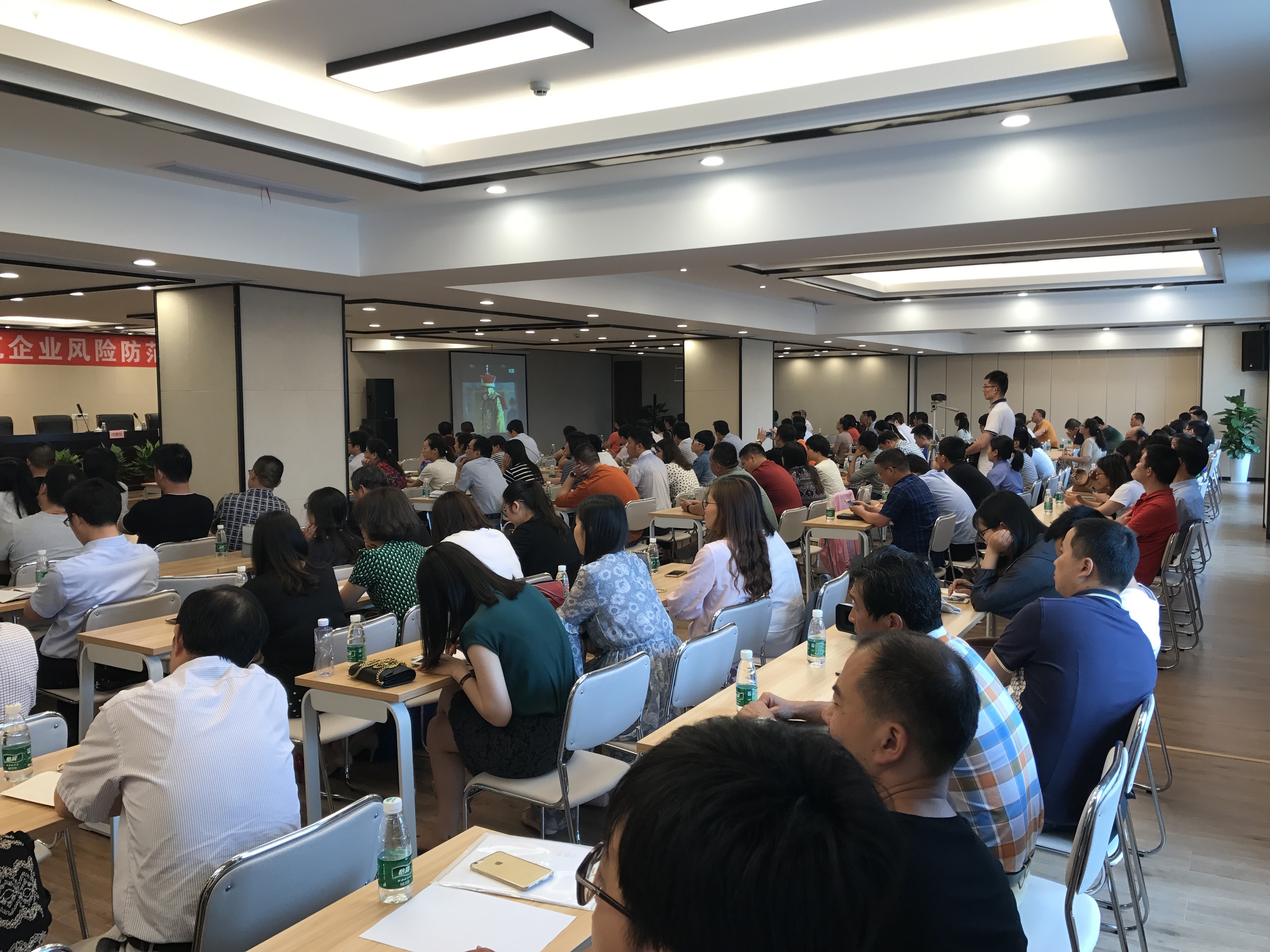 2025新澳门原料网大全1688